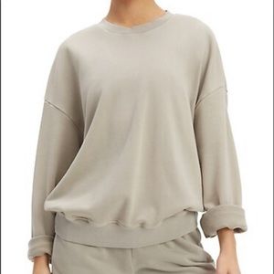 Good American
Oversized Drop-Shoulder Long-Sleeve Crewneck Sweatshirt